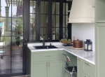 dapur belakangan